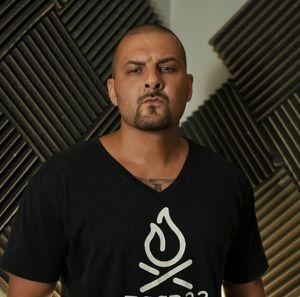 Meet your Posher, Kenneth